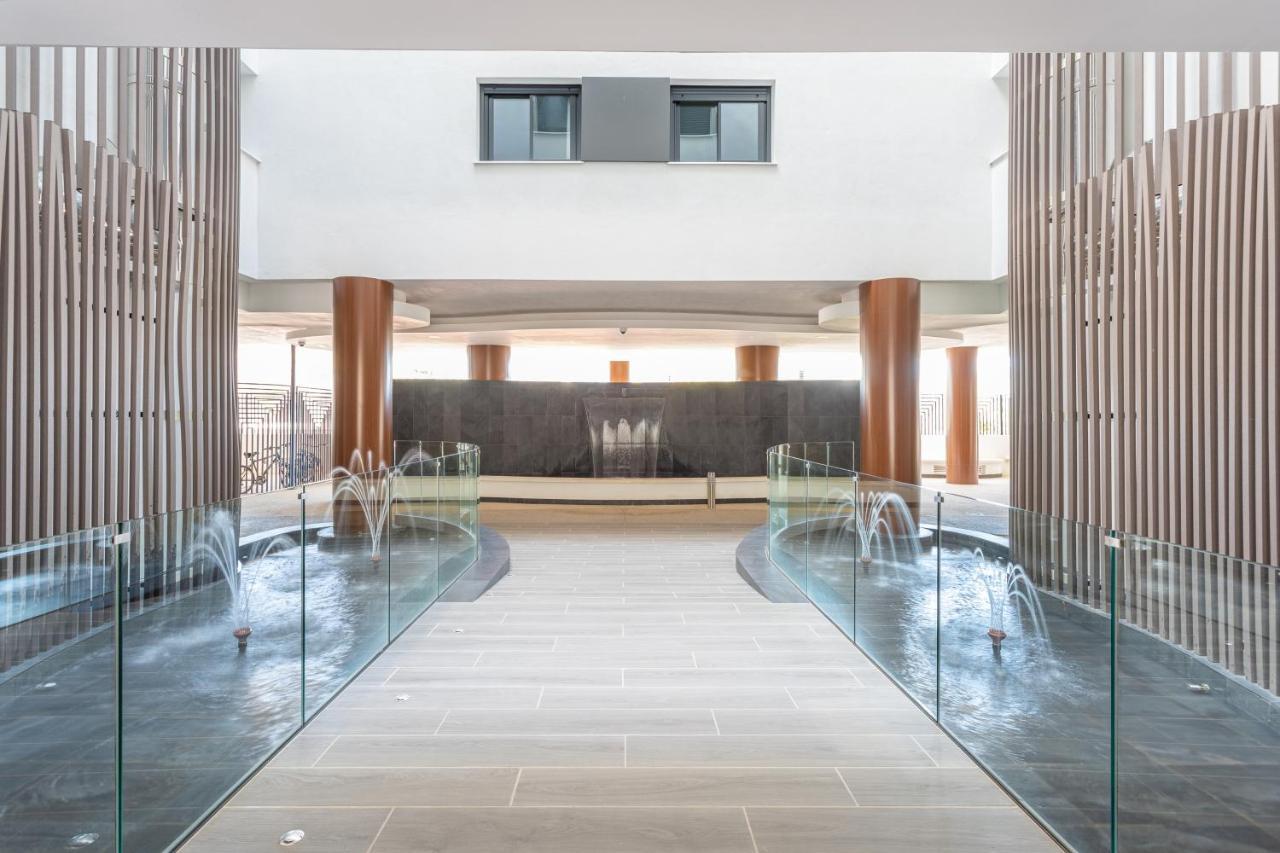 Green Infinity Luxury Apartment By Ghr Rentals 에스테포나 외부 사진
